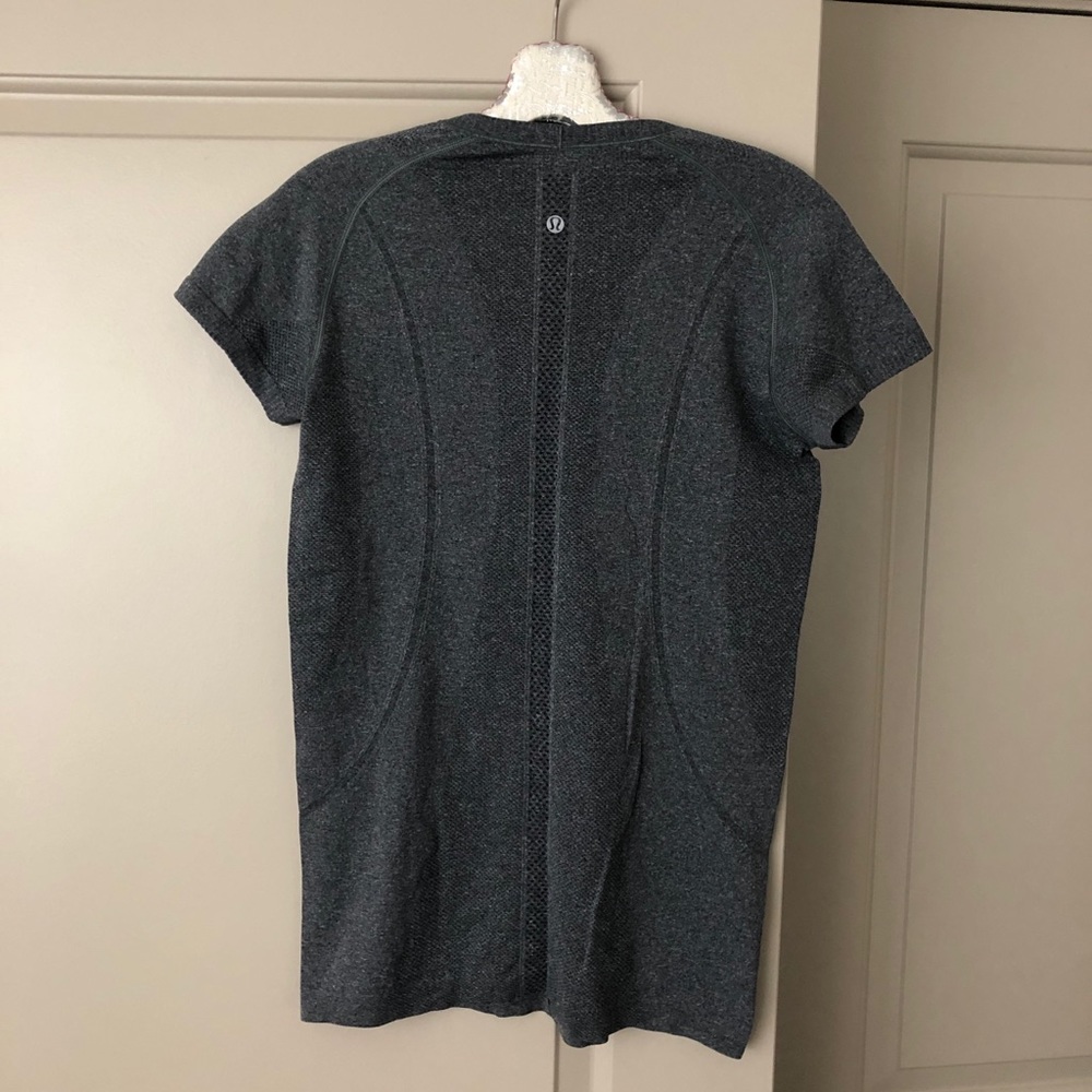 Lululemon Swiftly short sleeve gray tee